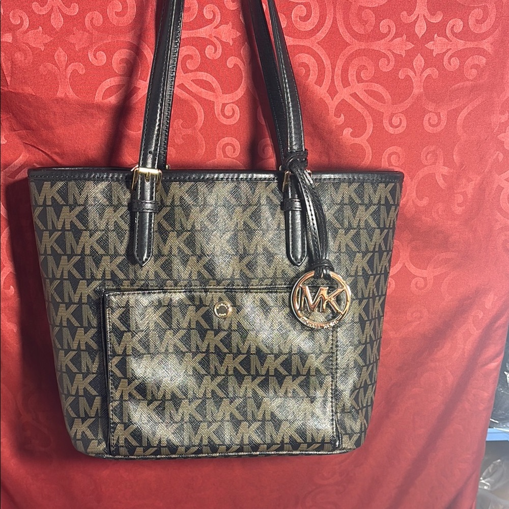 Michael Kors Signature Black and Tan Tote EUC
